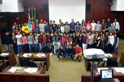 Alunos do SENAC falaram sobre cidadania, política e meio ambiente em visita monitorada à Câmara