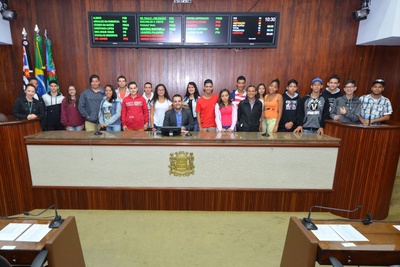 Câmara incentiva participação dos jovens na política 
