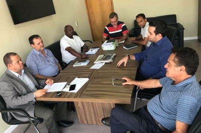 Limpeza de áreas públicas é tema de reunião 