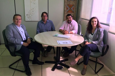 Reunião discute uso consciente do plástico 
